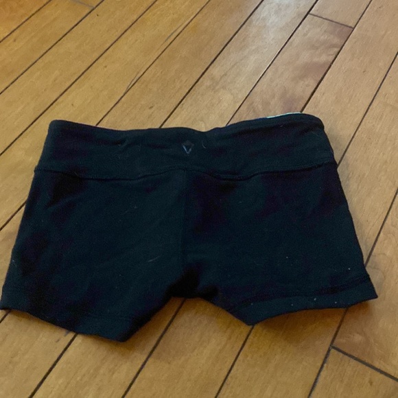 Reversible Ivivva girls shorts - Picture 2 of 5